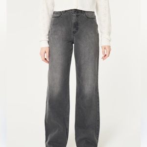 Hollister Ultra High-Rise Dark Gray Mom Jeans
